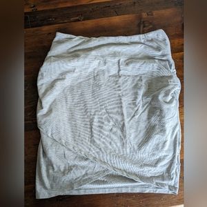 EARTH YOGA FAUX WRAP RUCHED SKIRT, GREY, SIZE LARGE